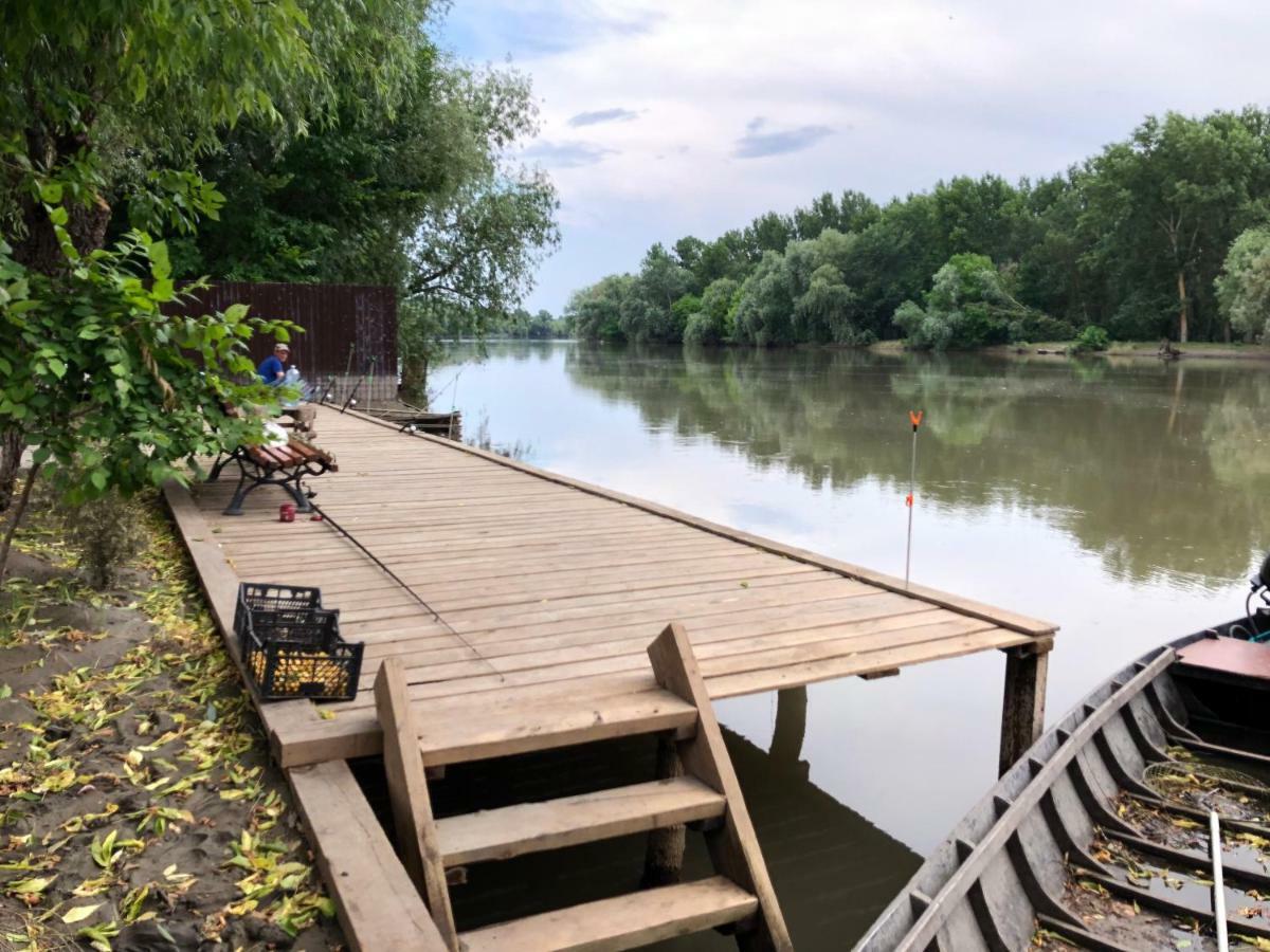 Отель Рыбное место Troitskoye Экстерьер фото